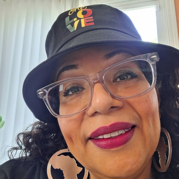 MAC 🫦WILD REBEL/POWDER KISS VELVET BLUR SLIM STICK. RETAIL $28 - Picture 4 of 7